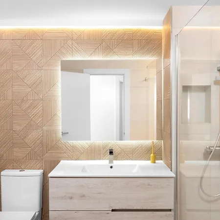 Stunning Marina Seaview Penthouse - Puerto Deportivo אסטפונה
