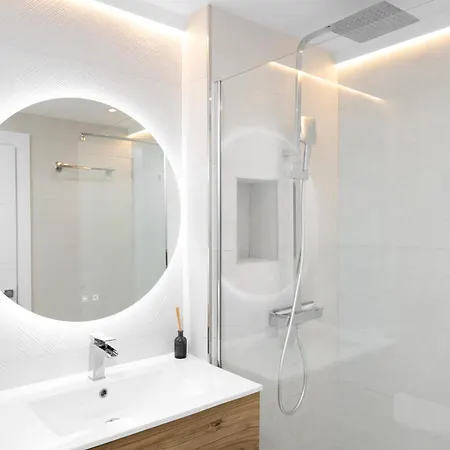 Stunning Marina Seaview Penthouse - Puerto Deportivo * 에스테포나