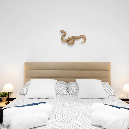 Stunning Marina Seaview Penthouse - Puerto Deportivo 에스테포나