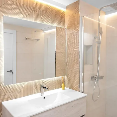 Stunning Marina Seaview Penthouse - Puerto Deportivo Διαμέρισμα *