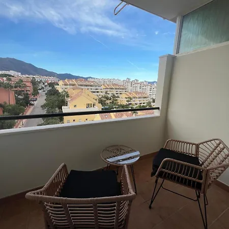 Διαμέρισμα Stunning Marina Seaview Penthouse - Puerto Deportivo Εστεπόνα