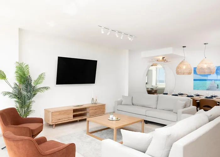 Apartamento Stunning Marina Seaview Penthouse - Puerto Deportivo *