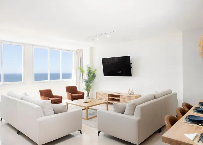 Stunning Marina Seaview Penthouse - Puerto Deportivo