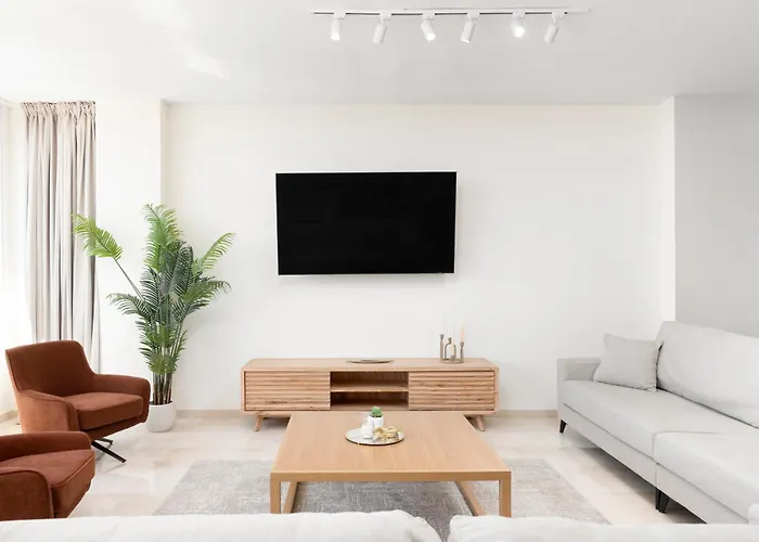 Stunning Marina Seaview Penthouse - Puerto Deportivo Apartamento Estepona